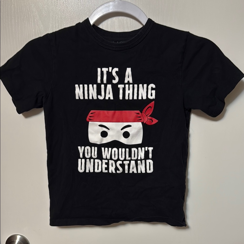 The Children’s Place Black Ninja Graphic T-Shirt Size S (5-6)